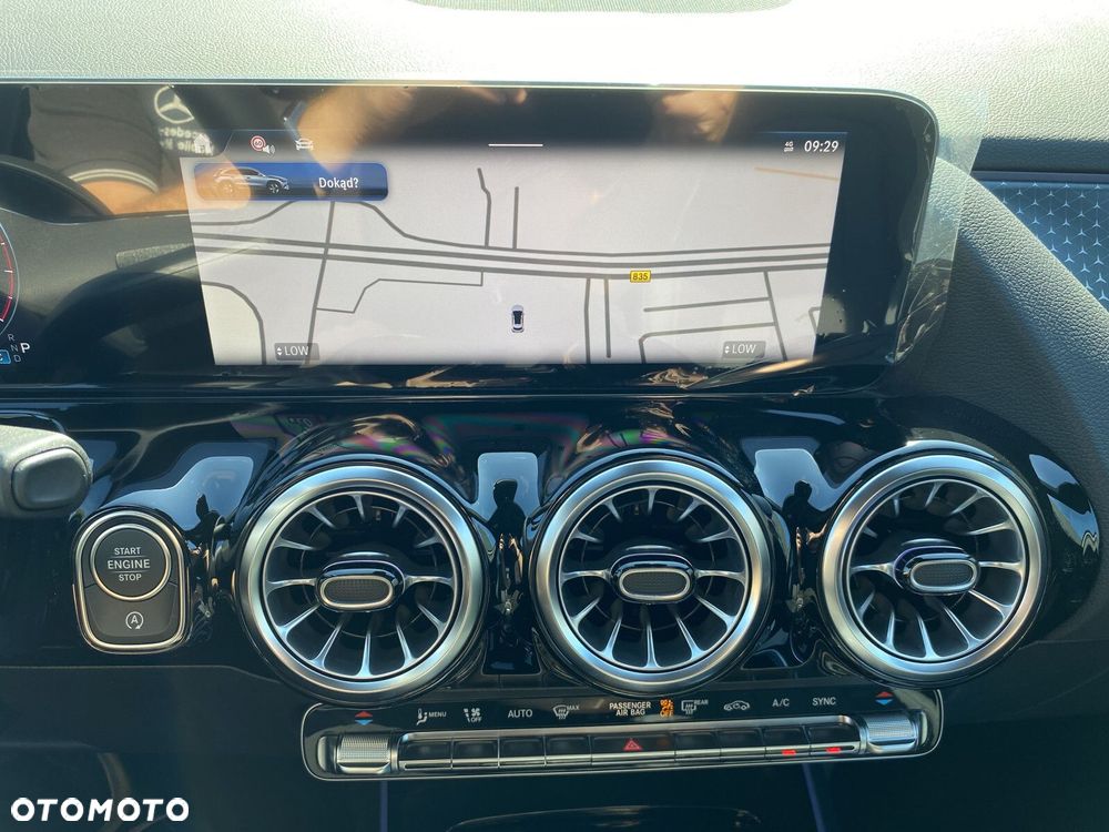 Mercedes-Benz GLA - 15