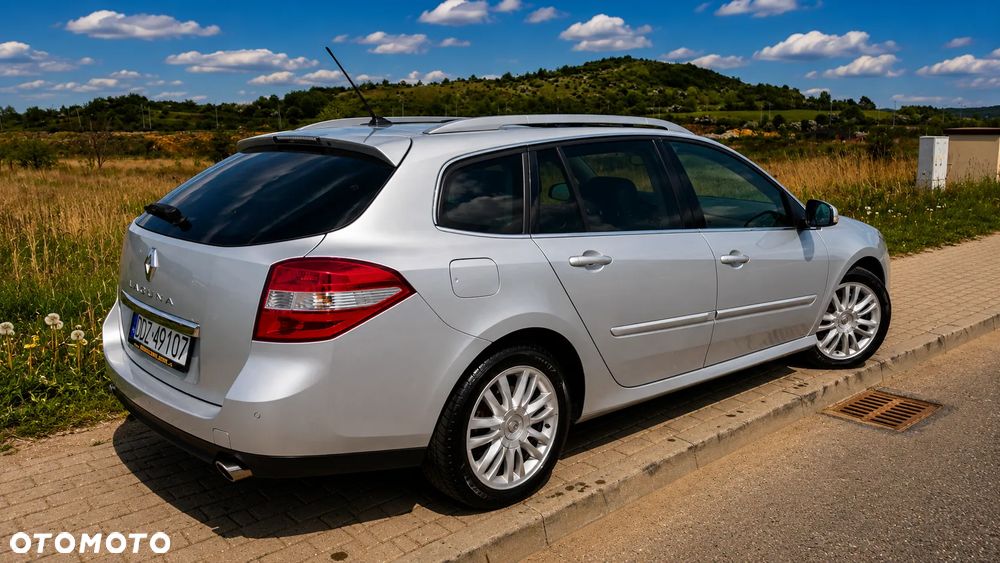 Renault Laguna 3.0 dCi V6 Initiale - 4