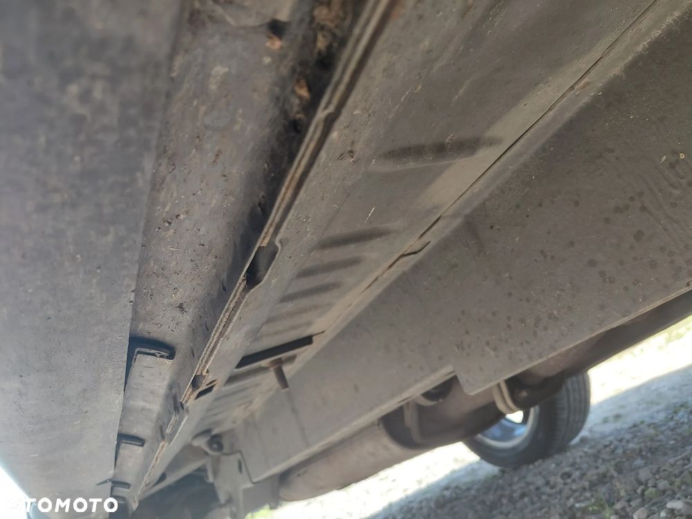 Jeep Cherokee - 31