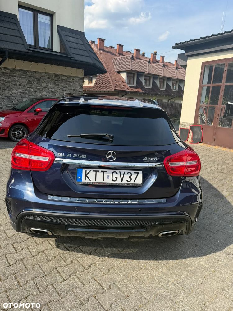 Mercedes-Benz GLA 250 4-Matic - 5