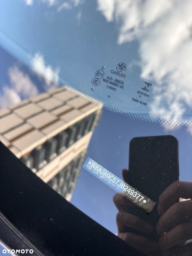 BMW Seria 5 530e iPerformance - 34