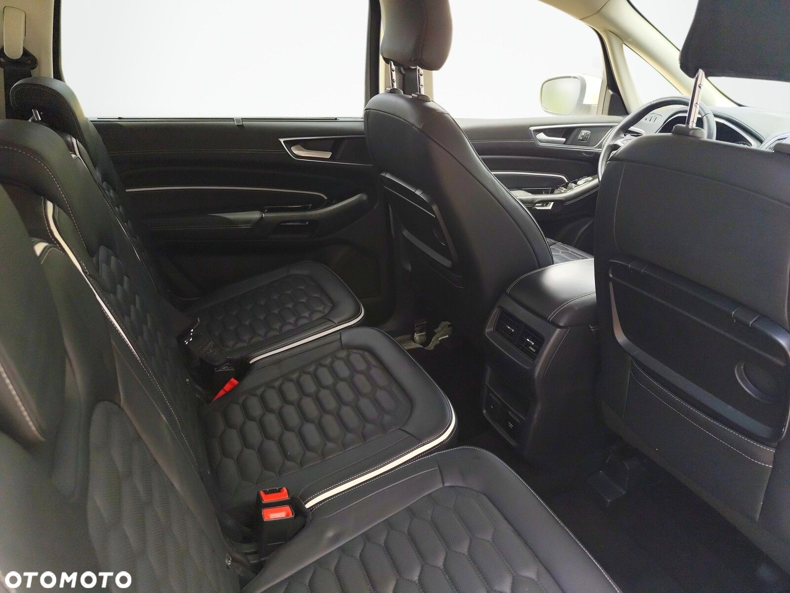 Ford S-Max - 17