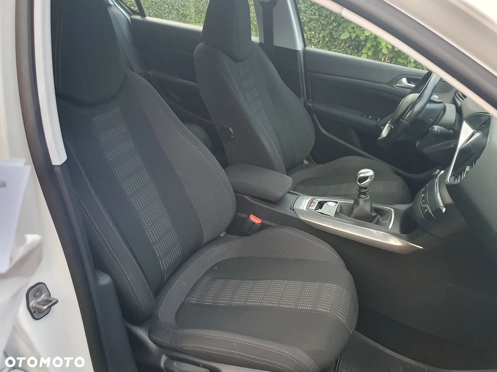 Peugeot 308 2.0 BlueHDi Allure S&S - 9