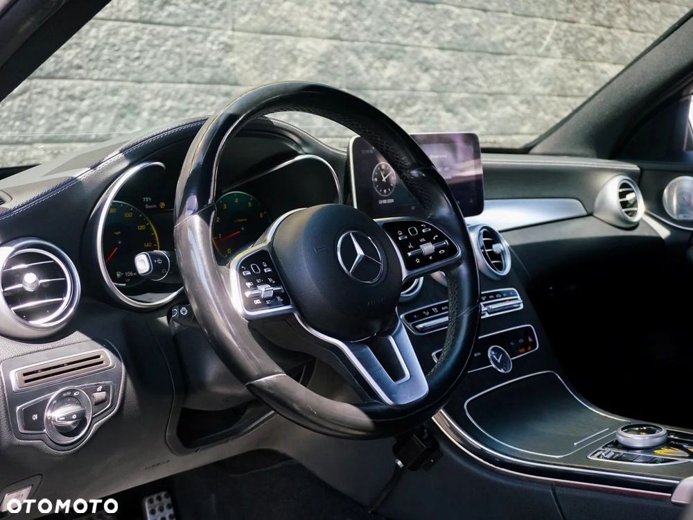 Mercedes-Benz Klasa C 300 9G-TRONIC AMG Line - 13