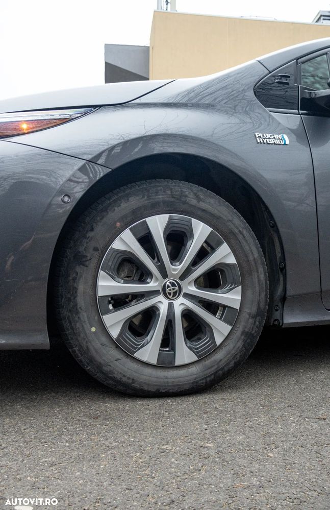 Toyota Prius - 4