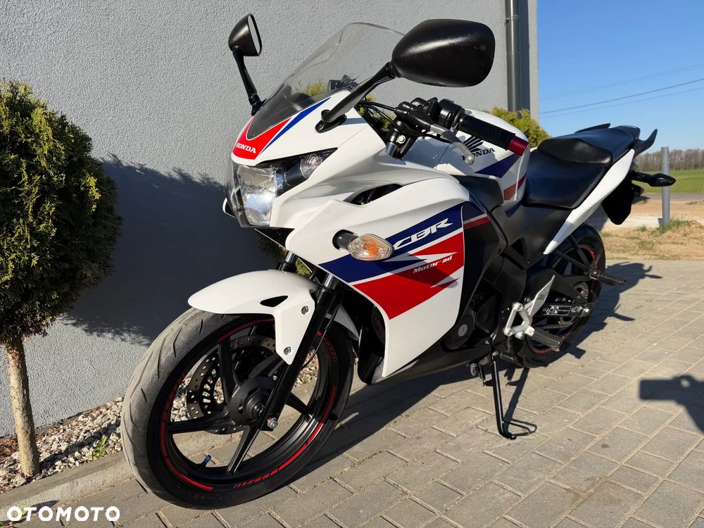 Honda CBR - 9