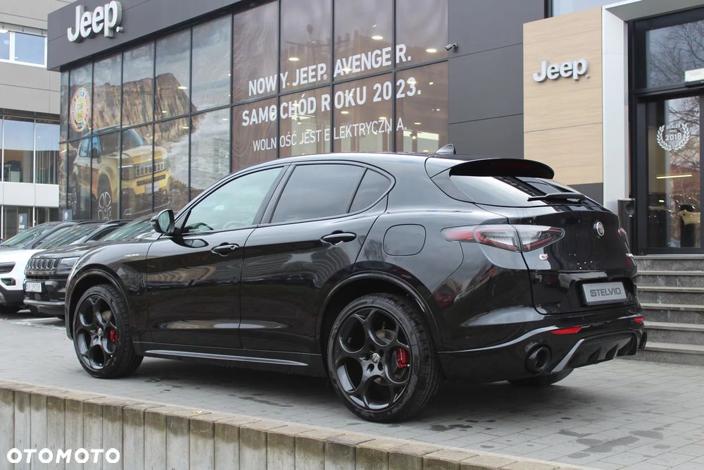 Alfa Romeo Stelvio 2.0 Turbo Veloce Q4 - 4