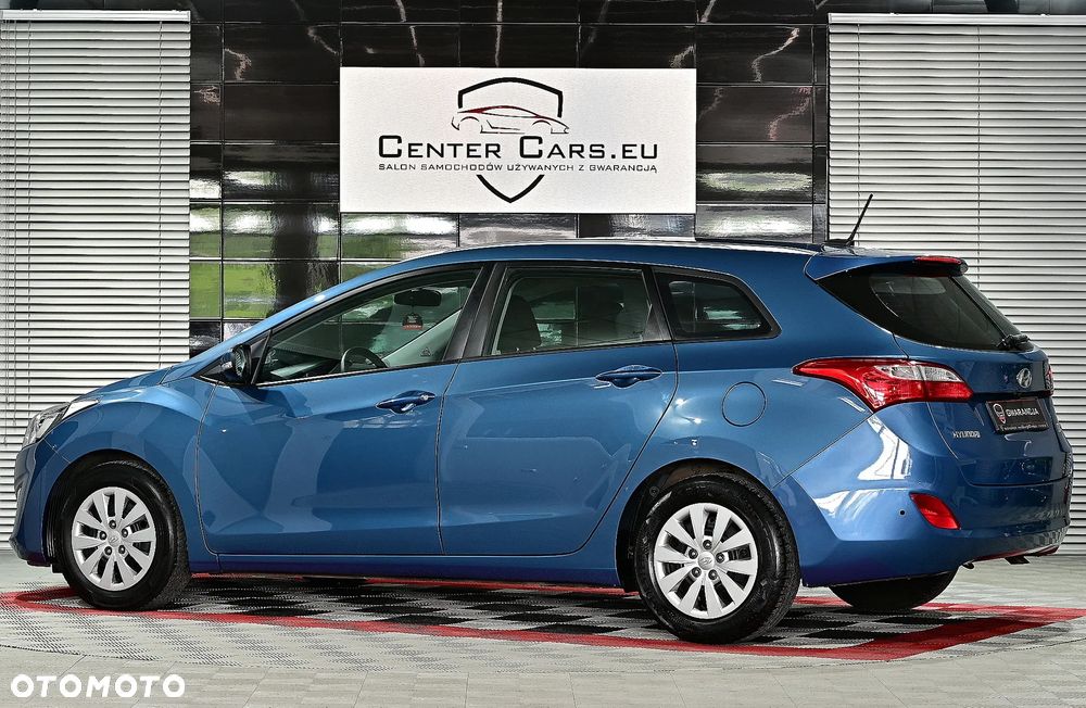 Hyundai i30 blue 1.6 CRDi Trend - 13