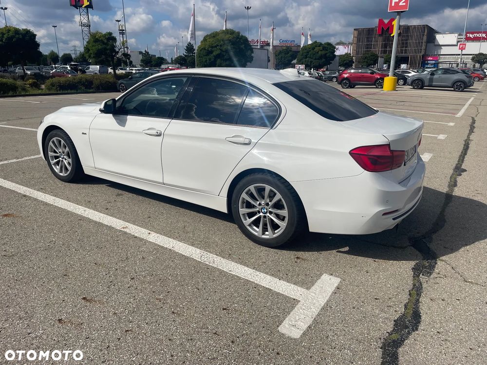 BMW Seria 3 318i Sport Line - 2