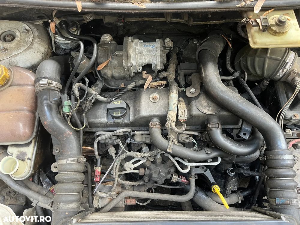 Dezmembrez Ford Transit Connect 1,8 diesel 2008 alb - 9