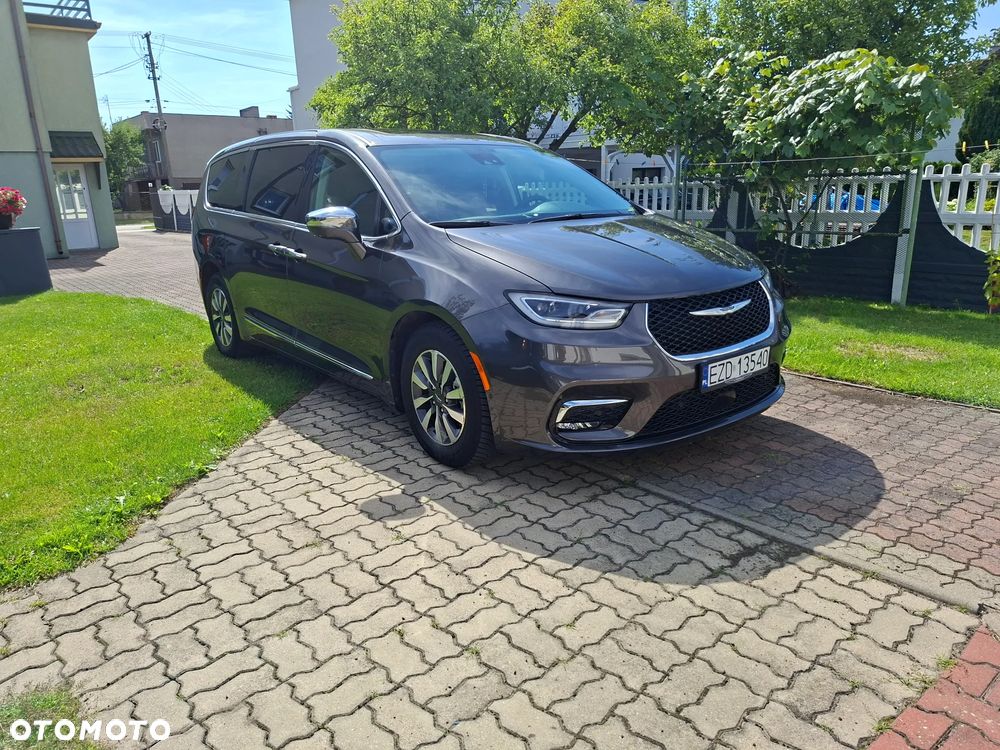 Chrysler Pacifica - 3