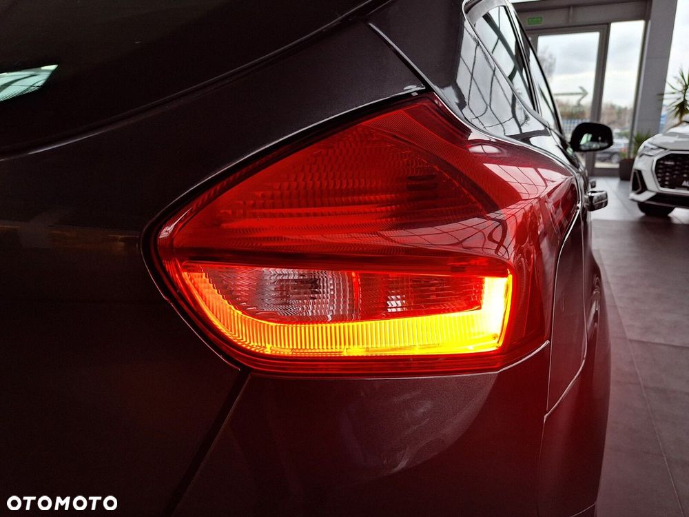 Ford Focus 1.6 Trend - 10