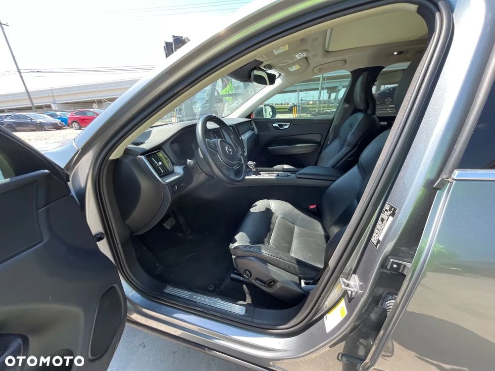 Volvo XC 60 T5 AWD Momentum - 9