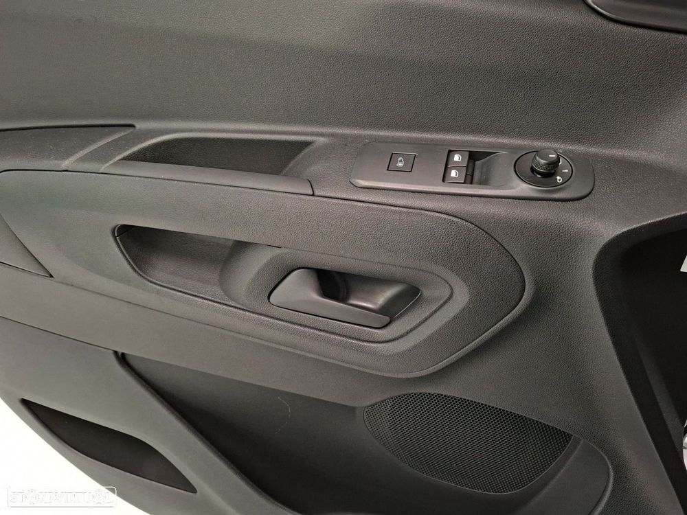 Peugeot e-partner - 17