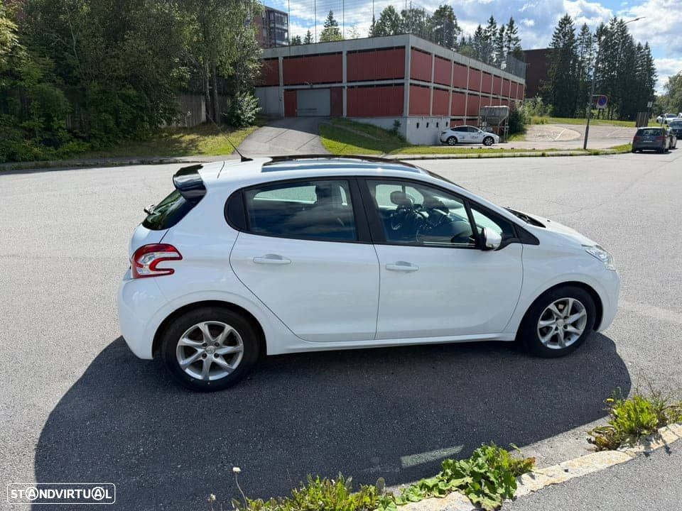 Peugeot 208 - 2