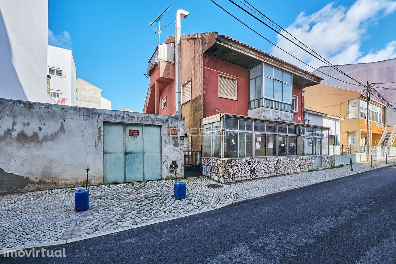 Prédio para remodelação em Casal de Cambra - Grande imagem: 2/25