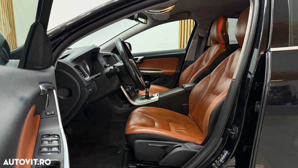 Volvo V60 D3 Momentum - 18