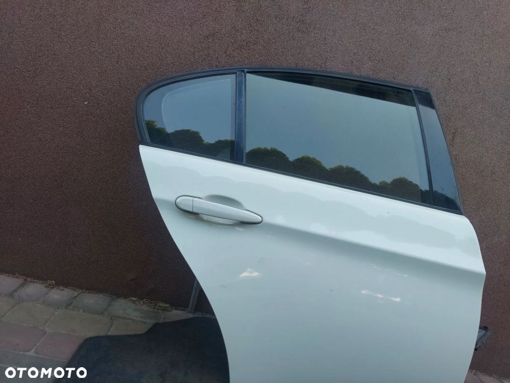 BMW 3 E90 E91 2008 Drzwi tylne - 2