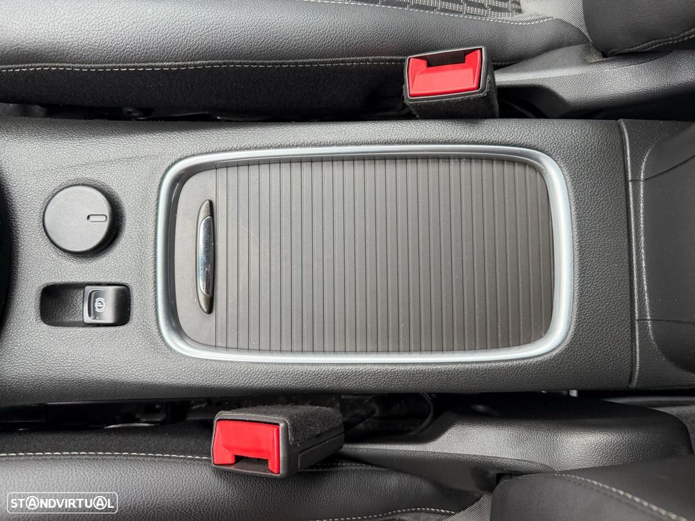 Opel Astra Sports Tourer - 41