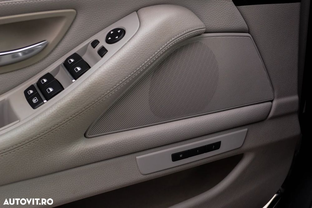 BMW Seria 5 525d xDrive - 16