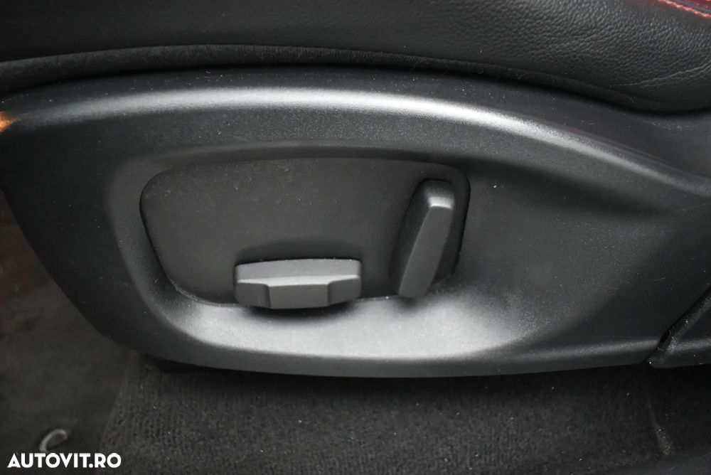 Jaguar F-Pace 30d AWD R-Sport - 13