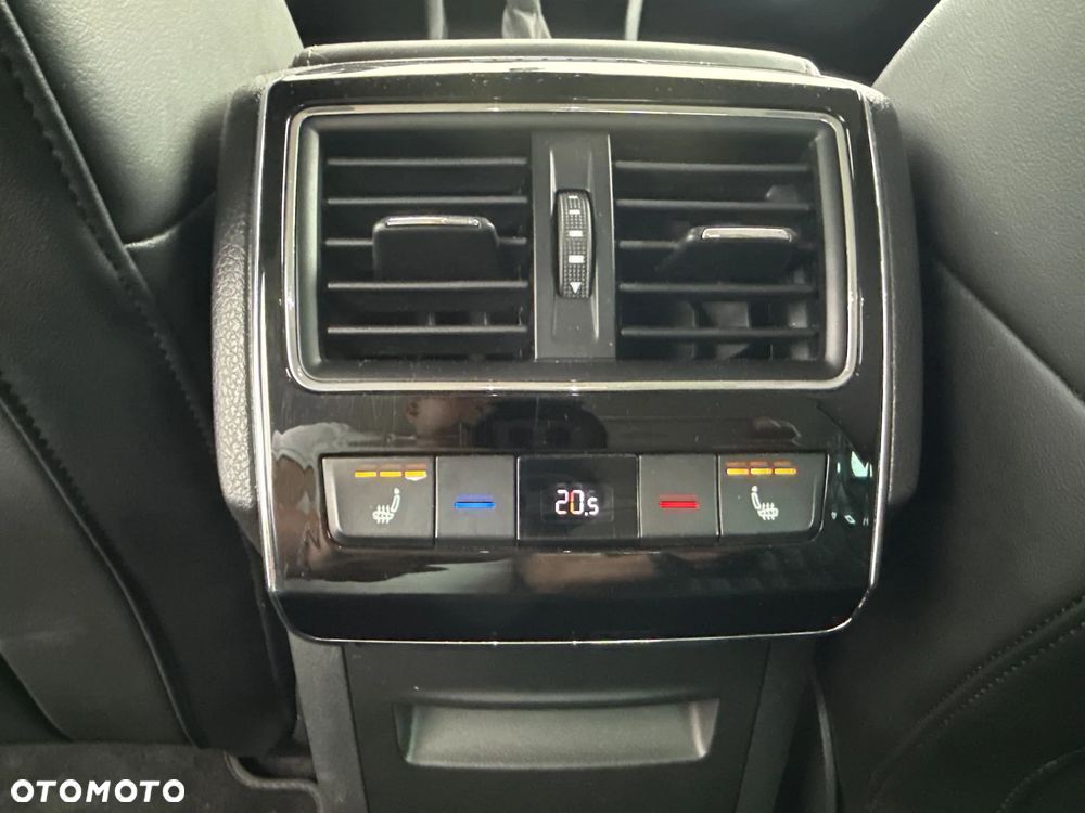 Skoda Superb 2.0 TSI L&K DSG - 17