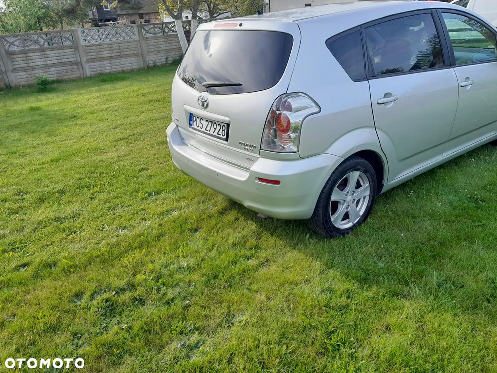 Toyota Corolla Verso 2.2 D-4D Gold 7os - 4