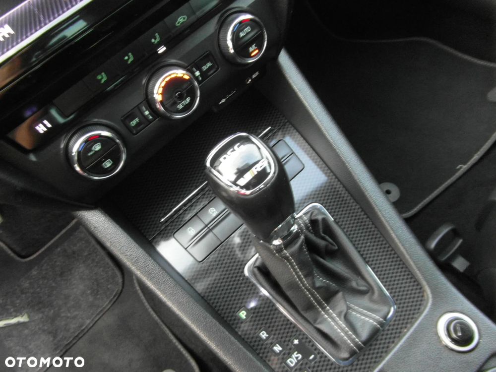 Skoda Octavia 2.0 TDI (Green tec) DSG RS - 28