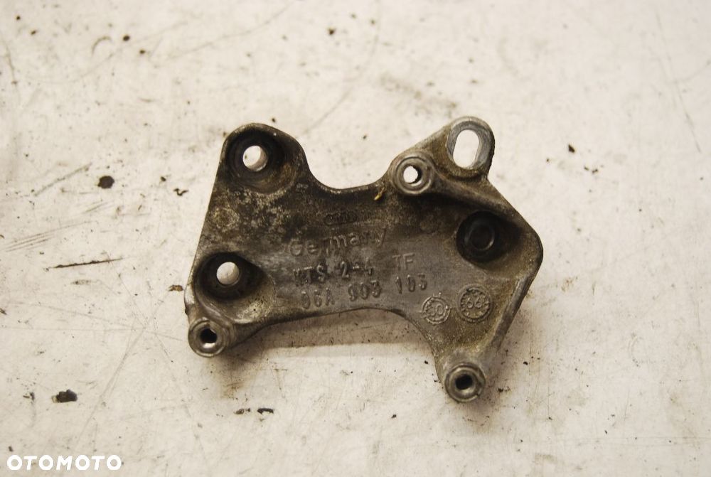 ŁAPA SILNIKA UCHWYT CEWKI 06A903103 VW AUDI SEAT - 2