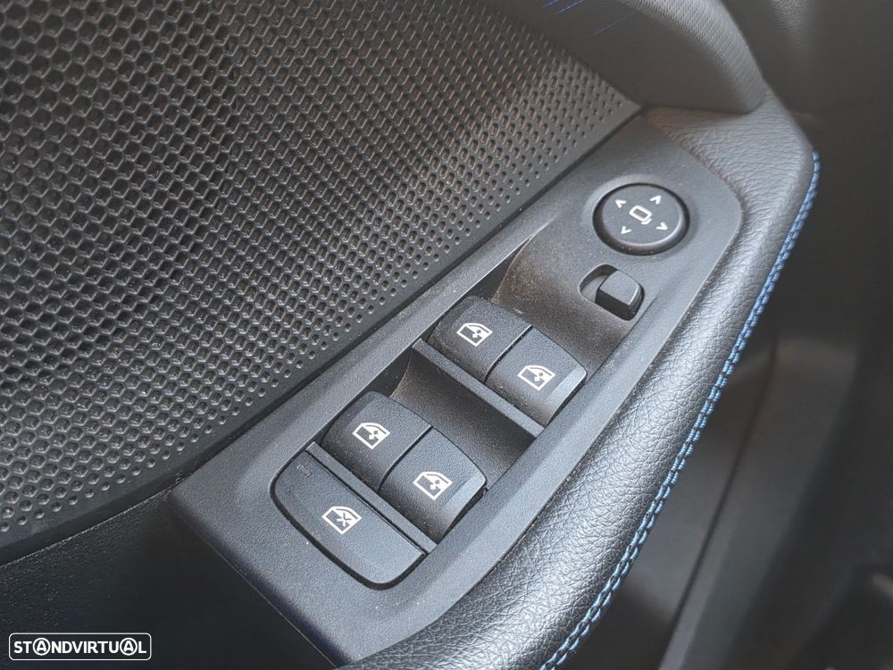 BMW 116 d Pack Desportivo M - 18
