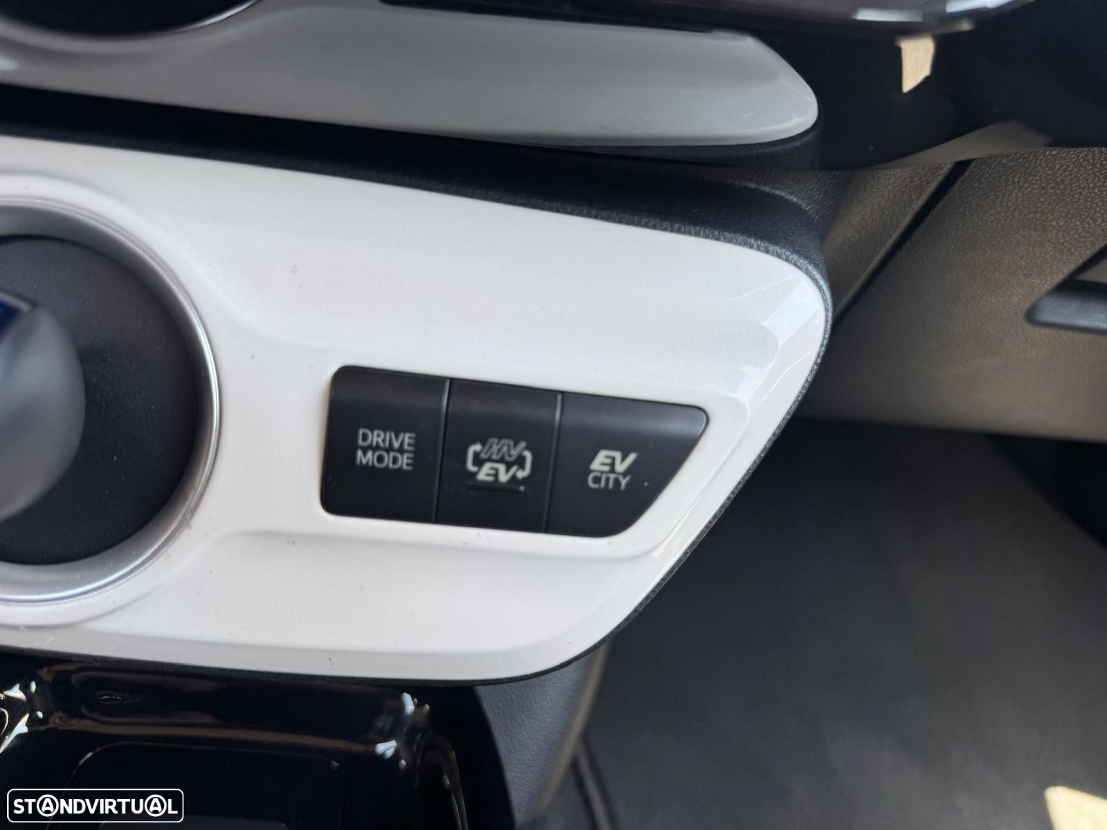 Toyota Prius 1.8 Plug-In Premium - 29