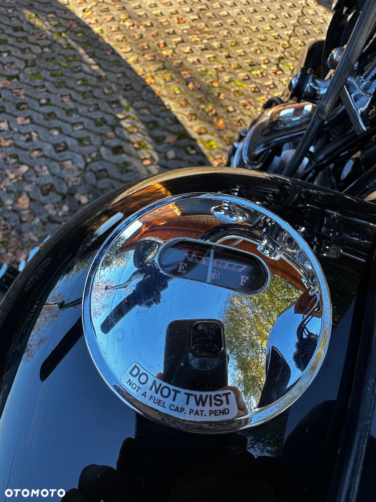 Harley-Davidson Softail Heritage Classic - 16