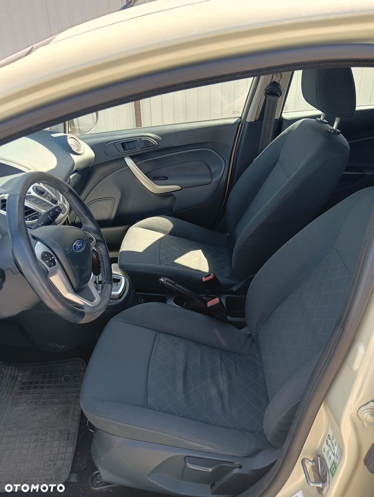 Ford Fiesta - 18