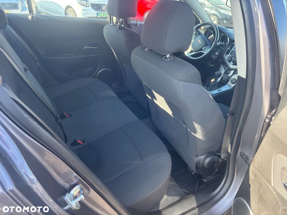 Chevrolet Cruze 1.6 LT - 26