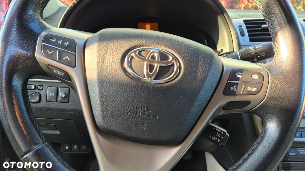 Toyota Avensis 2.0 D-4D Premium - 22