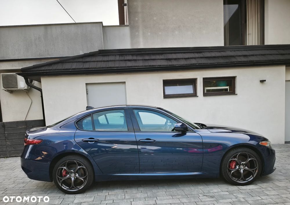 Alfa Romeo Giulia 2.0 Turbo 16V AT8-Q4 Veloce Ti - 6