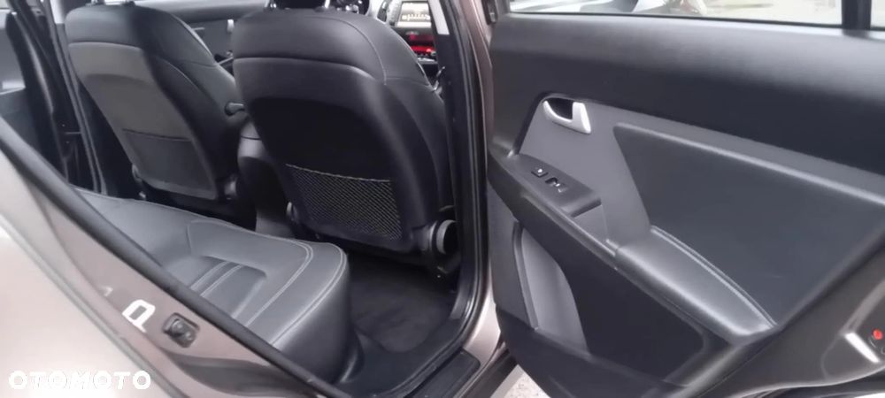 Kia Sportage 1.6 GDI 2WD ISG Attract - 13