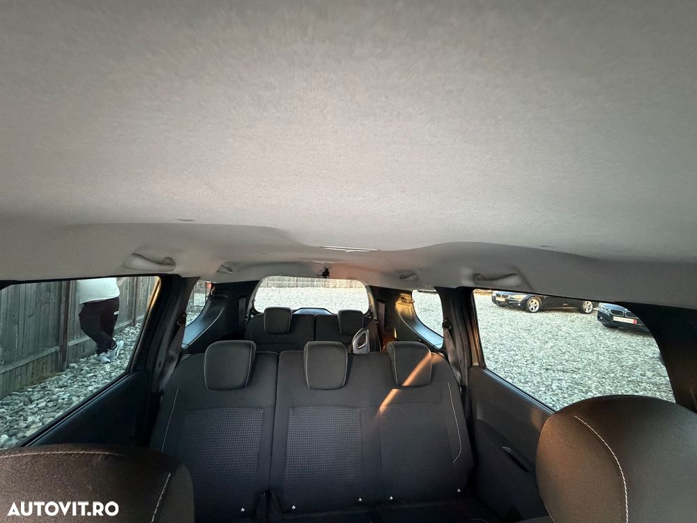 Dacia Duster 1.5 dCi 4x2 Laureate - 10