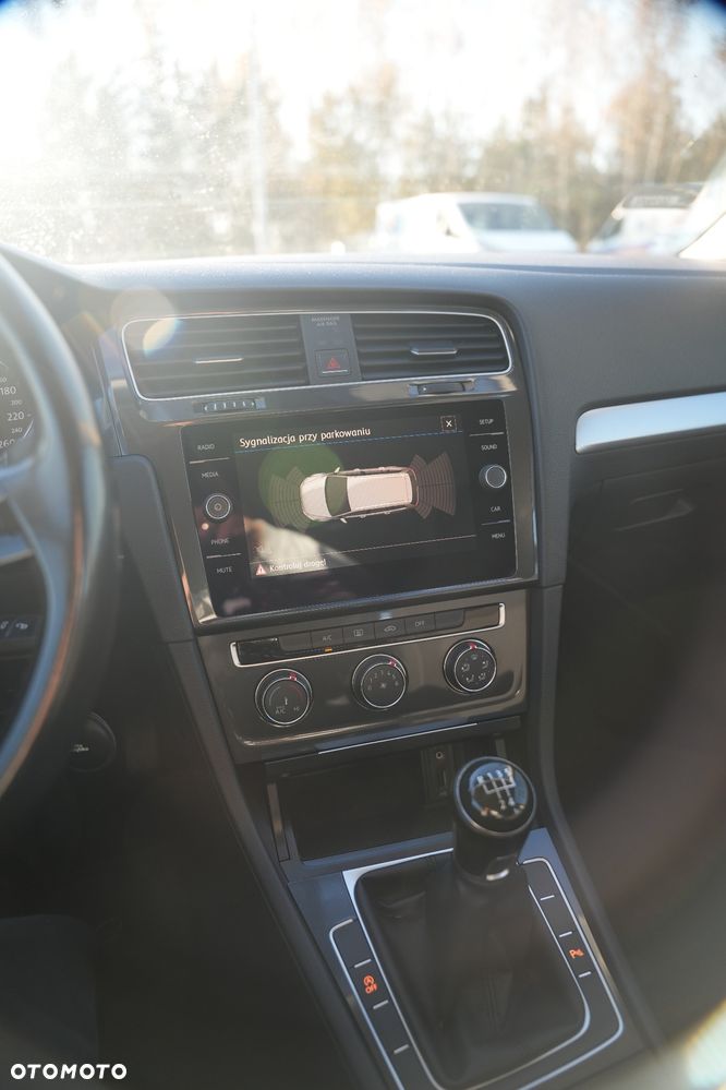 Volkswagen Golf - 11