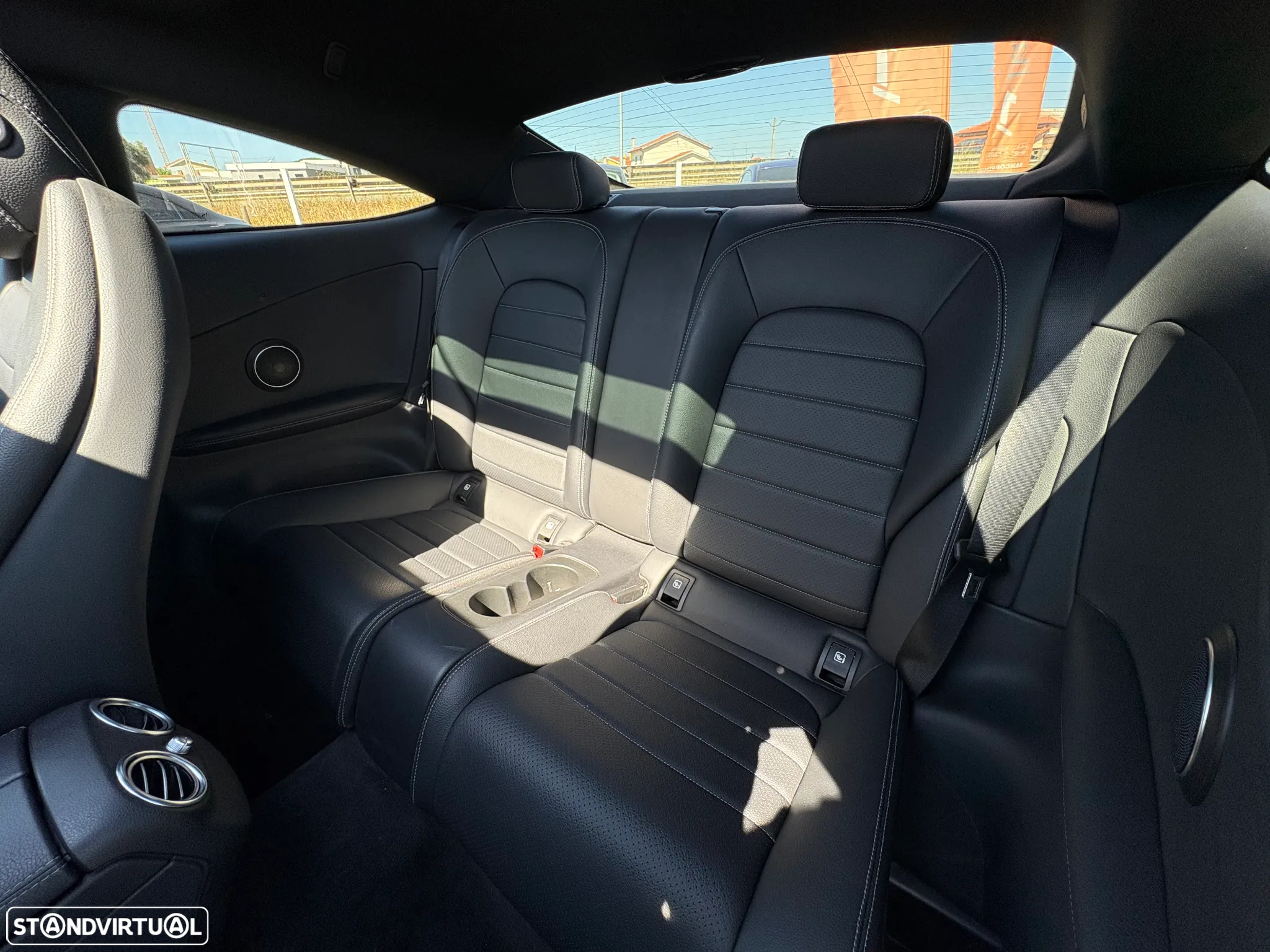 Mercedes-Benz C 220 d Coupe 4Matic 9G-TRONIC AMG Line - 14