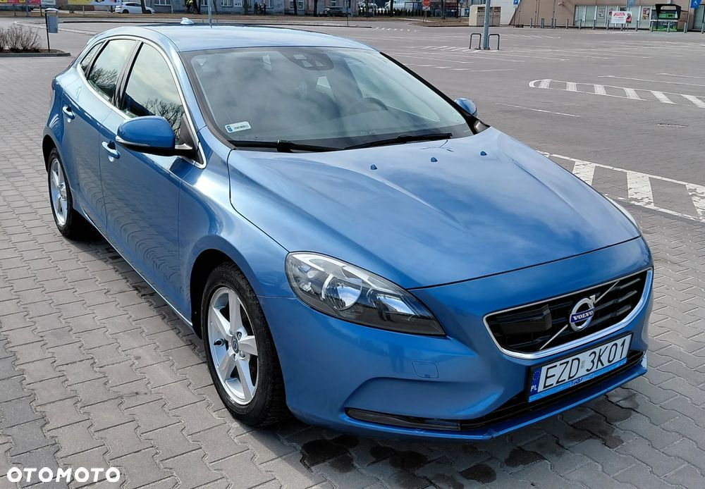 Volvo V40 D2 Momentum - 1