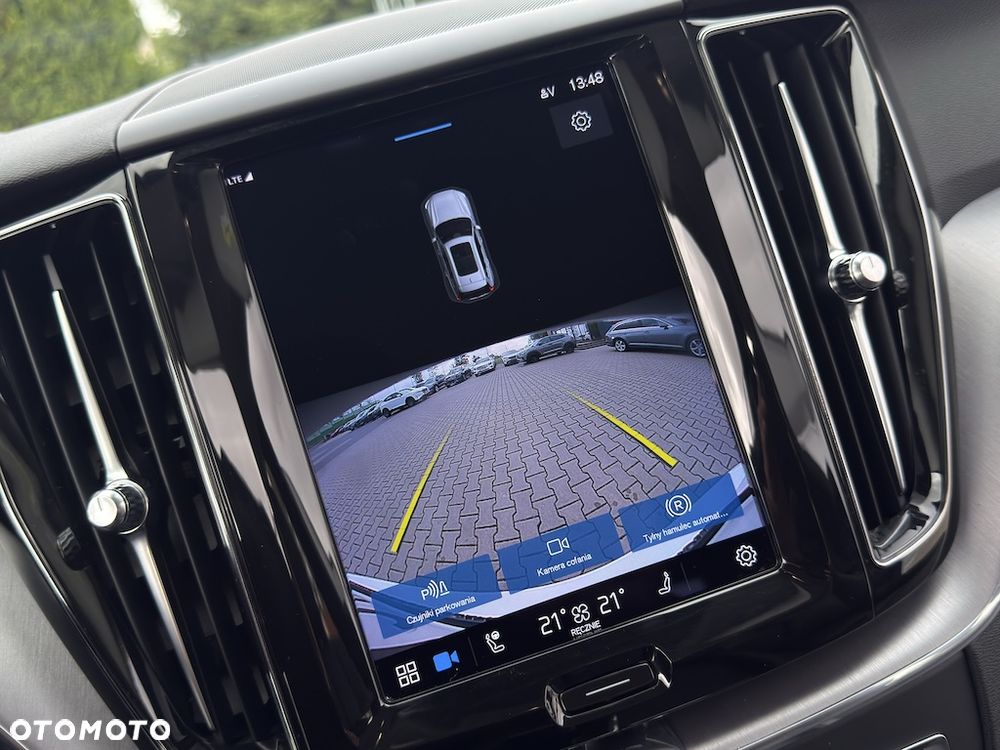 Volvo XC 60 B4 D AWD Geartronic Momentum Pro - 24