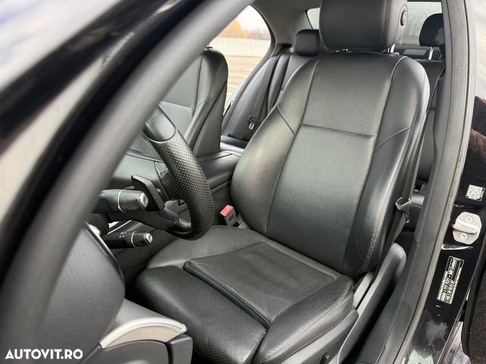 Mercedes-Benz E 220 d 9G-TRONIC - 24