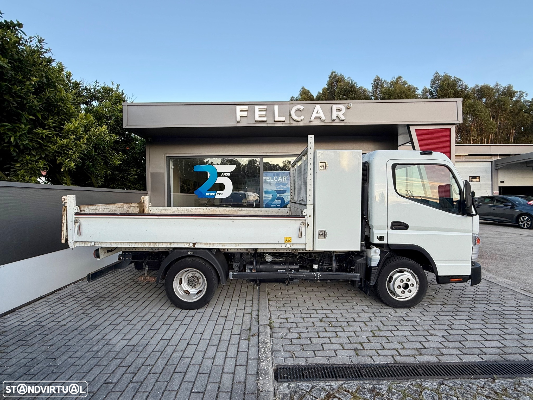 Mitsubishi Fuso Canter 3C15 - 4