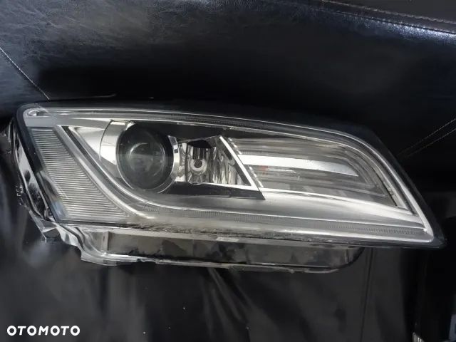 Prawa lampa Audi Q5 Xenon skrętny 8R0 941 032C - 1