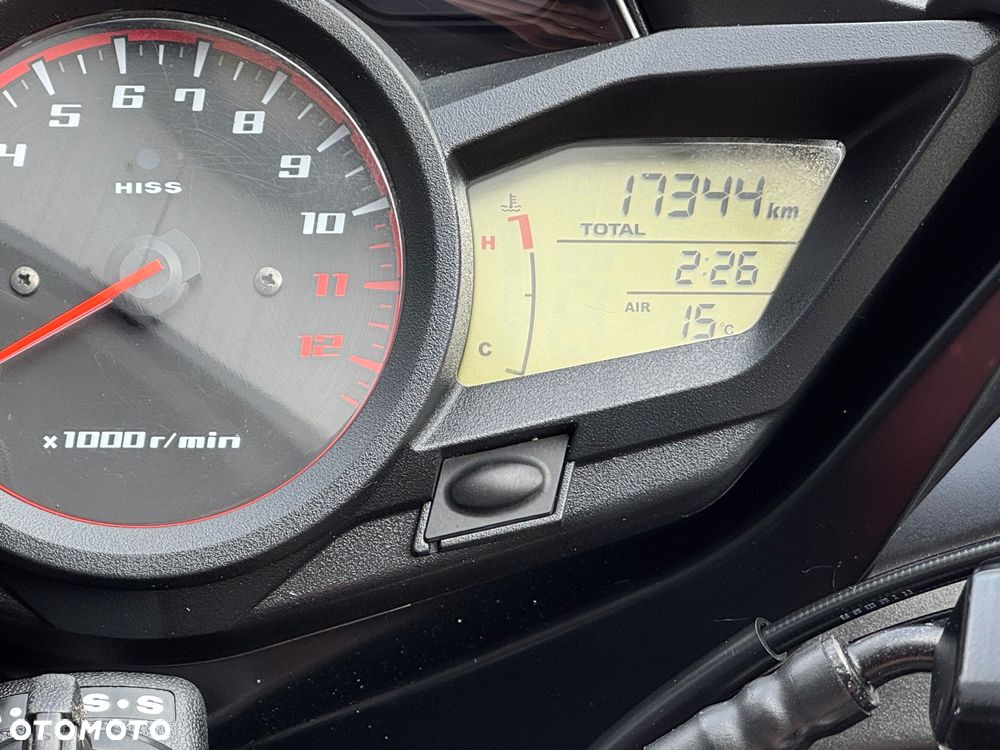 Honda VFR - 15