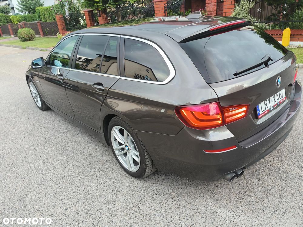 BMW Seria 5 523i Sport-Aut - 3