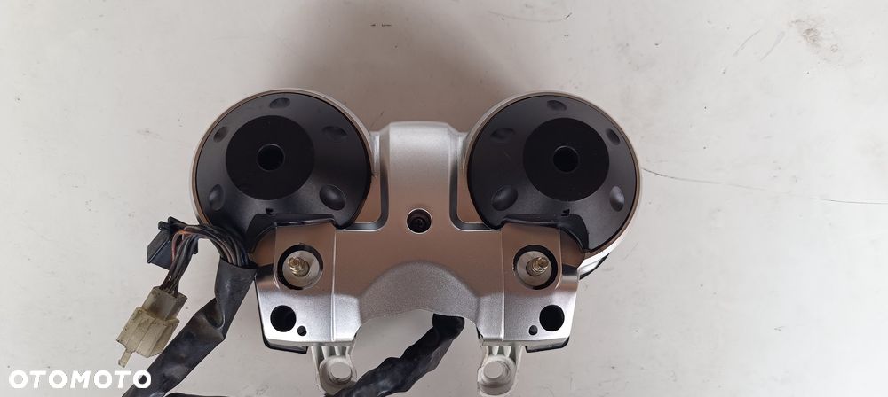 HONDA CB900 CB900F HORNET 2004 lift - 12