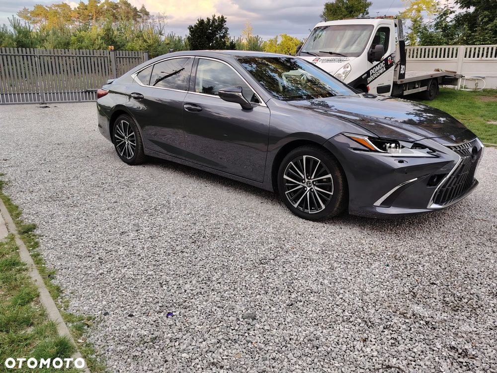 Lexus ES 300h Business Edition - 3