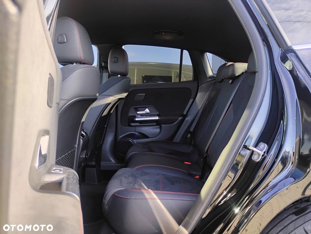 Mercedes-Benz GLA 200 AMG Line - 12